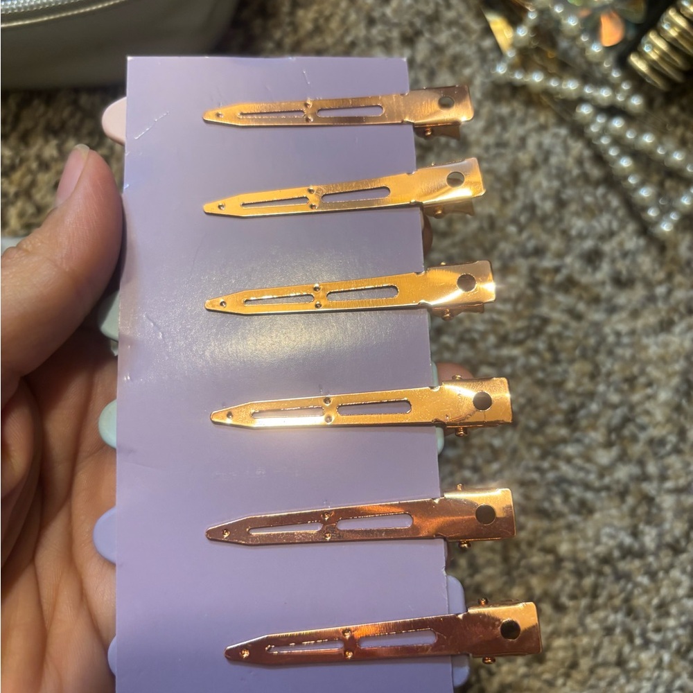 Monat Hair Clips - Picture 4 of 4